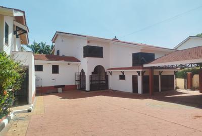 6 Bed House with En Suite in Gigiri - 2