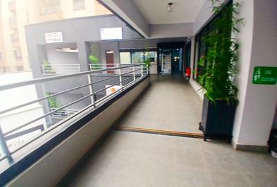 354 ft² Shop with Parking in Parklands