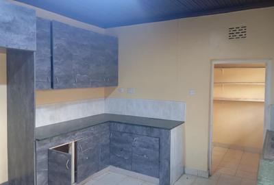 5 Bed House with En Suite at Mountain View Estate