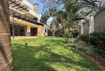 5 Bed Villa with En Suite at Lavington - 2