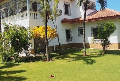 4 Bed House with En Suite in Nyali Area