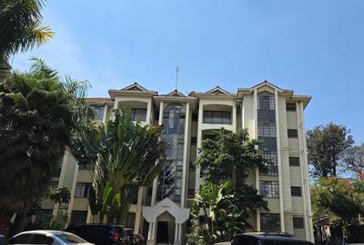 3 Bed Apartment with En Suite at Lavington - 3