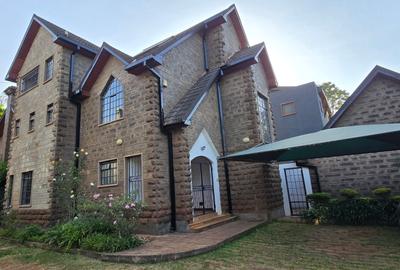 5 Bed Townhouse with En Suite at Lavington Green