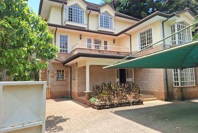 5 Bed Townhouse with En Suite at Lavington