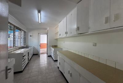 4 Bed House with En Suite in Loresho