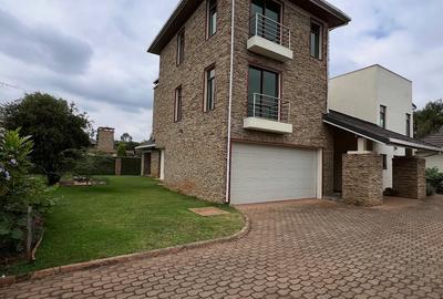 5 Bed Townhouse with En Suite in Karen - 3