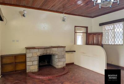 4 Bed House with En Suite in Riverside