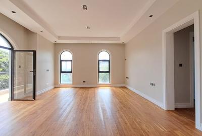 5 Bed Villa with En Suite at Loresho - 4