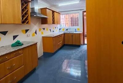 Serviced 4 Bed Apartment with En Suite at Kileleshwa