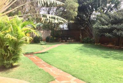 4 Bed House with En Suite in Runda