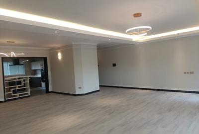 3 Bed Apartment with En Suite in Riverside