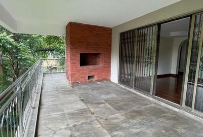 5 Bed Villa with En Suite in Lavington - 3