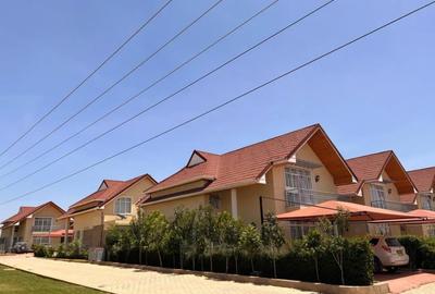 Four-bedroom homes with detached DSQ (en-suite)