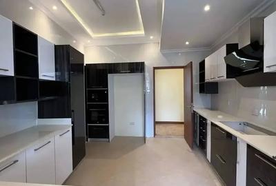 3 Bed Apartment with En Suite at Nyeri Road - 3
