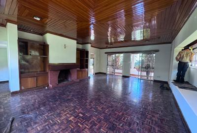 4 Bed House with En Suite in Nyari - 2