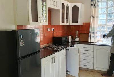 Furnished 2 Bed Apartment with En Suite in Rosslyn - 2