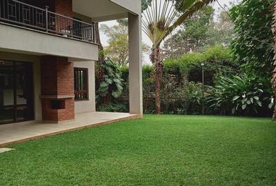 5 Bed Villa with En Suite in Lavington