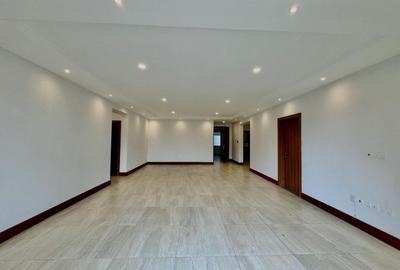 3 Bed Apartment with En Suite in Rhapta Road