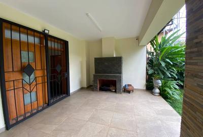 5 Bed Townhouse with En Suite in Kyuna