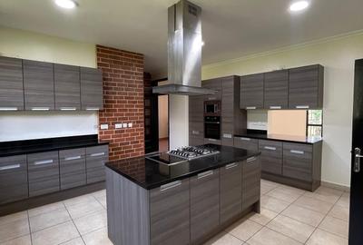 5 Bed Townhouse with En Suite at Langata Road - 4