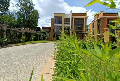 5 Bed Townhouse with En Suite at Lavington Mall - 4