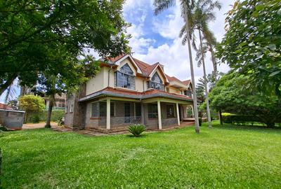 5 Bed House with En Suite in Runda - 2