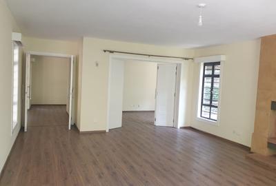 5 Bed House with En Suite in Rosslyn - 2