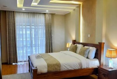 5 Bed House with En Suite at Hurlingham Near Mosque