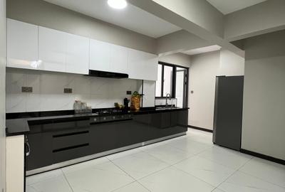 2 Bed Apartment with En Suite at Lavington - 4
