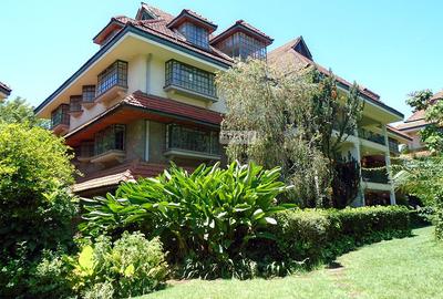 3 Bed Apartment with En Suite in Lavington