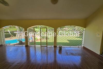 5 Bed House with En Suite in Runda