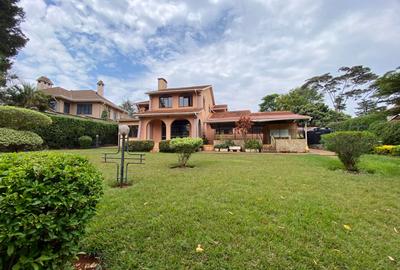 5 Bed House with En Suite in Runda - 2