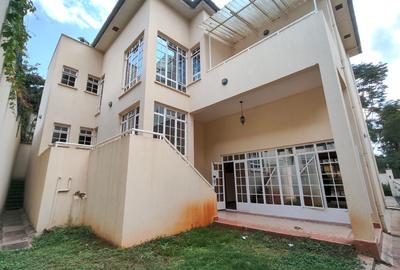 4 Bed Townhouse with En Suite at Kyuna