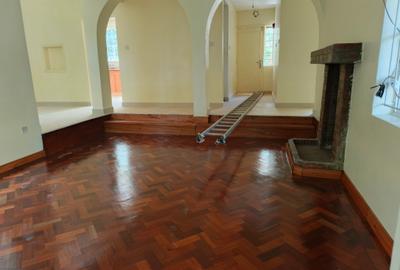 4 Bed Townhouse with En Suite at Lavington - 3