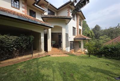 4 Bed Townhouse with En Suite in Kitisuru - 2