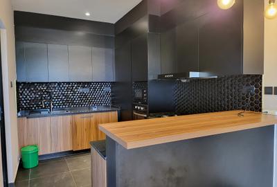 3 Bed Apartment with En Suite in Brookside - 4