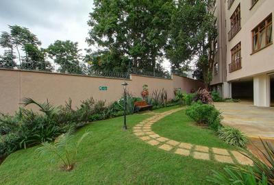 Serviced 2 Bed Apartment with En Suite at School Lane