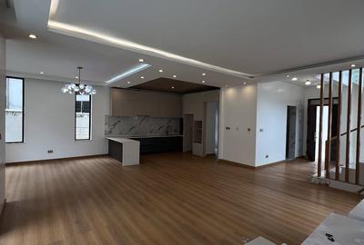 5 Bed Townhouse with En Suite at Lavington Green - 3