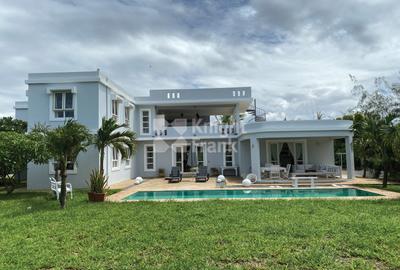 6 Bed Villa with Garden in Vipingo