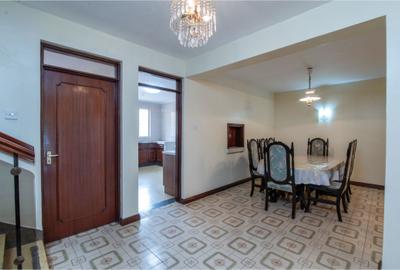 4 Bed Villa with En Suite at School Lane - 4
