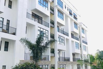 Serviced 2 Bed Apartment with Swimming Pool in Spring Valley