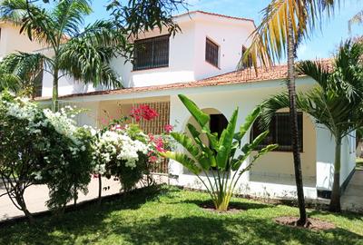 4 Bed Villa with Staff Quarters at Links Road