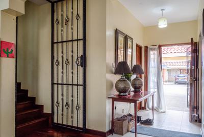 5 Bed Townhouse with En Suite in Kilimani - 4