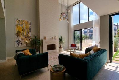 4 Bed Villa with Swimming Pool in Runda