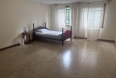 4 Bed Townhouse with En Suite in Westlands Area