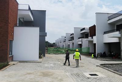 5 Bed Townhouse with En Suite at Langata Road - 3