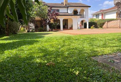 4 Bed House with En Suite at Mountain View