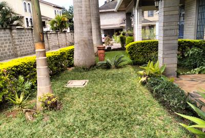 5 Bed Townhouse with En Suite in Lavington