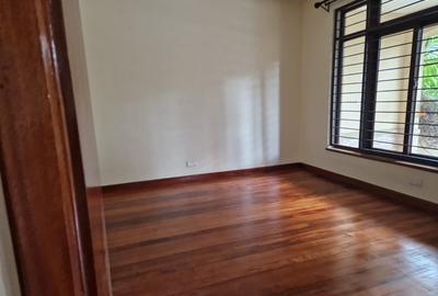 5 Bed Townhouse with En Suite in Lavington