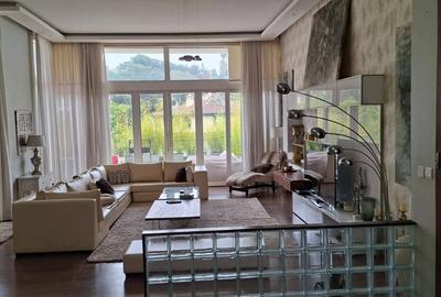 4 Bed Townhouse with En Suite in Spring Valley - 2